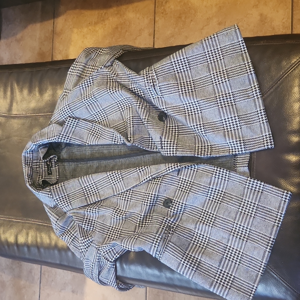 Hounds tooth plaid type Blazer... WORN ONCE!